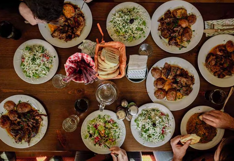 Walk-in dining and family meals at Barefoot Bliss Restaurant
